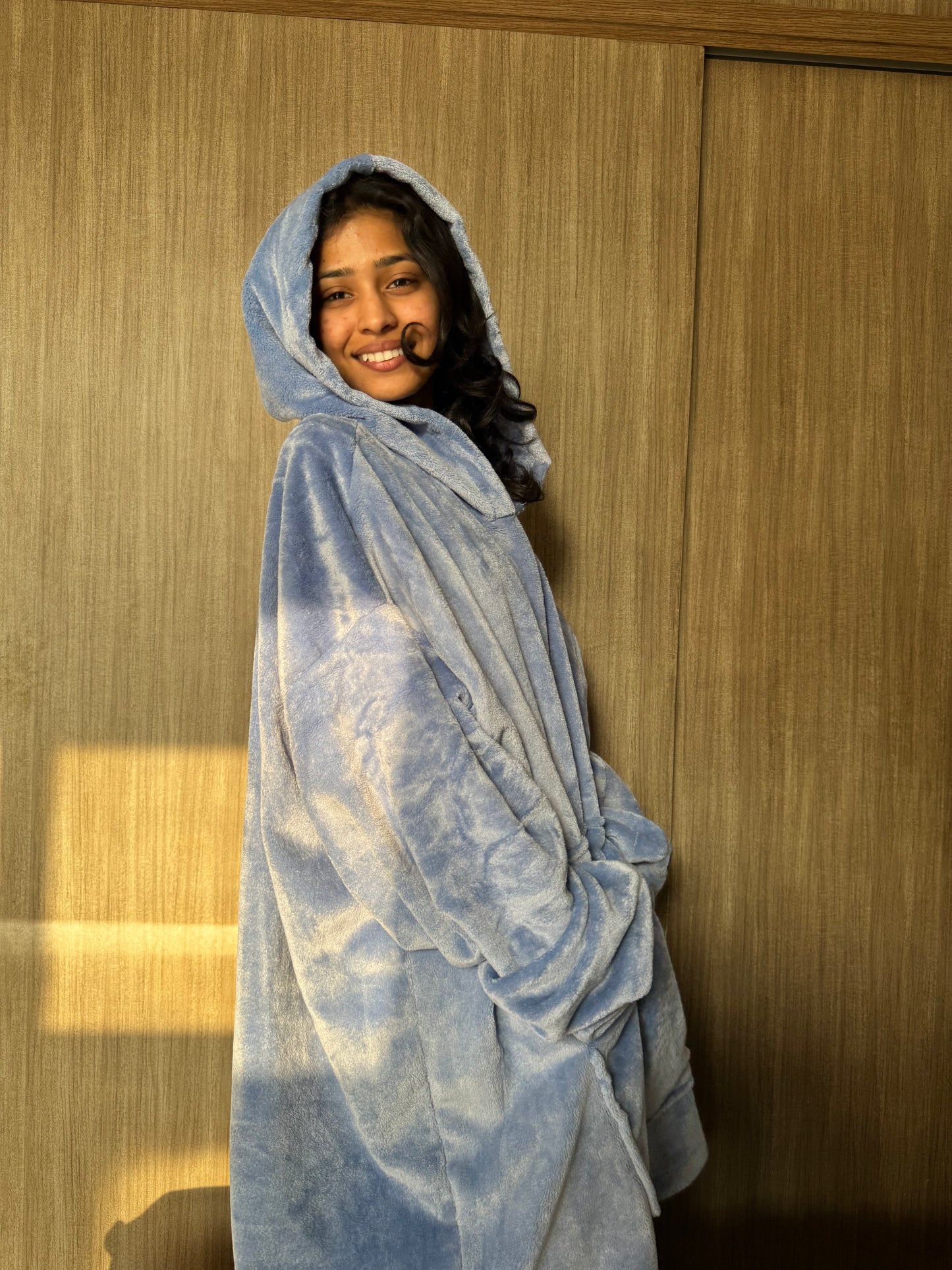 HUGGY Lite - Blanket Hoodie
